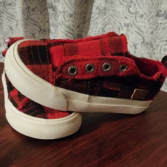 Girls Size 8 Blowfish Malibu Kids Red Buffalo Plaid Slip-on Shoes - Picture 1 of 4